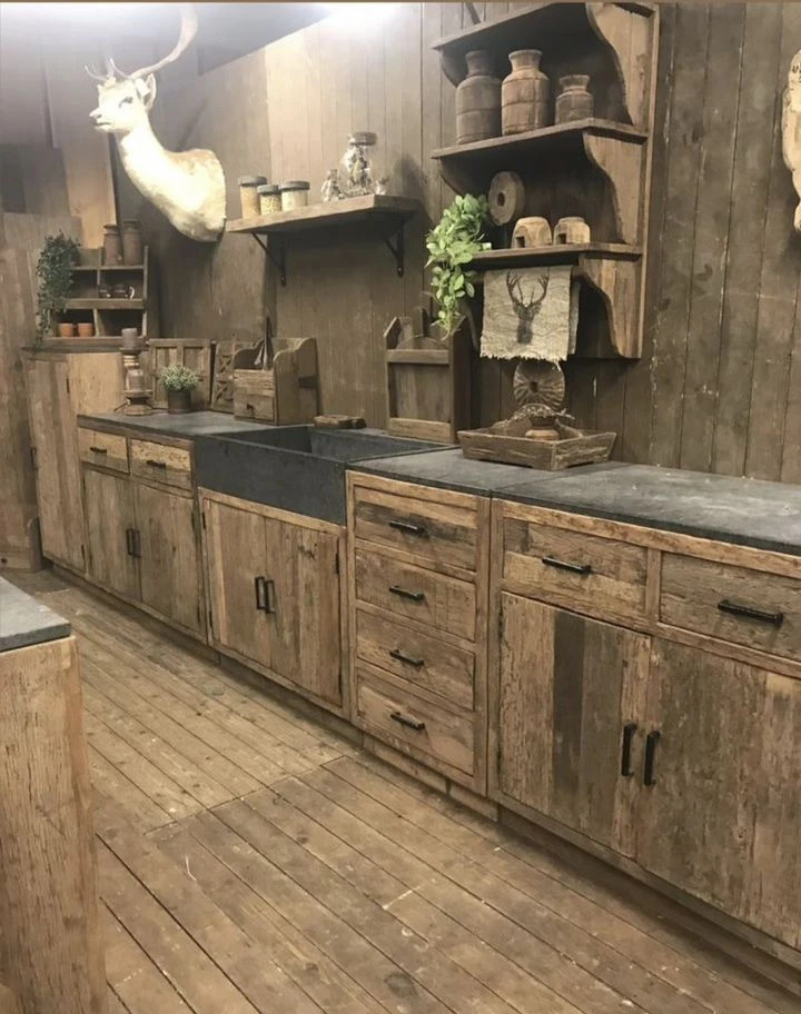 Кухни из амбарной доски и античного дуба
